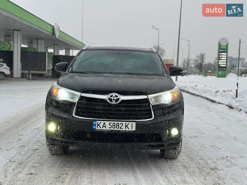 Внедорожник / Кроссовер Toyota Highlander 2016 в Житомире