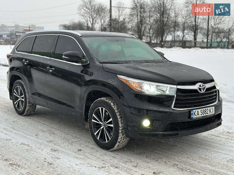 Внедорожник / Кроссовер Toyota Highlander 2016 в Житомире