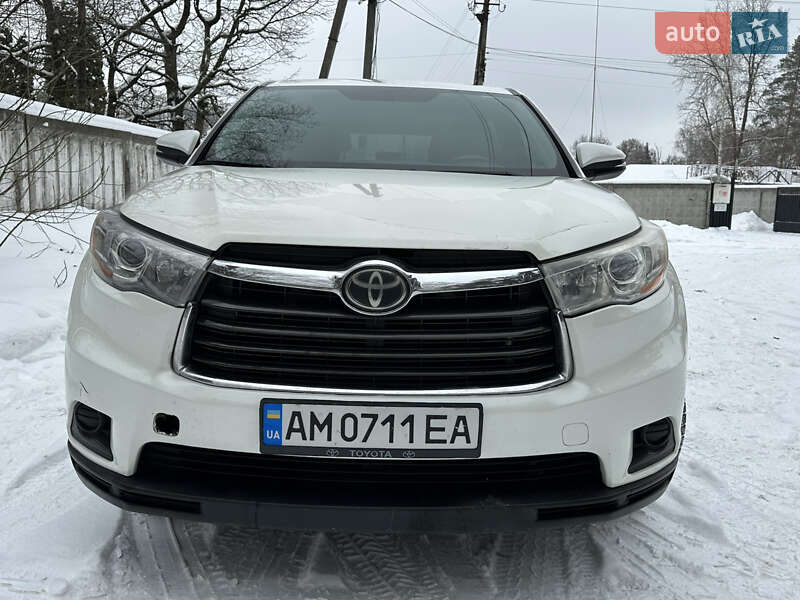Внедорожник / Кроссовер Toyota Highlander 2016 в Житомире