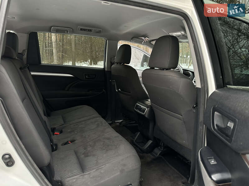 Внедорожник / Кроссовер Toyota Highlander 2016 в Житомире