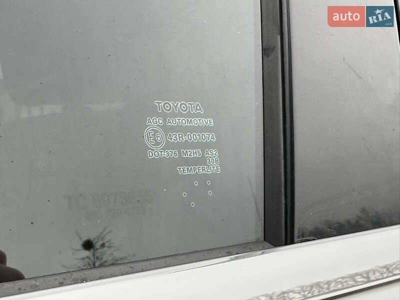 Внедорожник / Кроссовер Toyota Highlander 2016 в Житомире