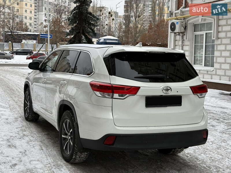 Позашляховик / Кросовер Toyota Highlander 2018 в Києві
