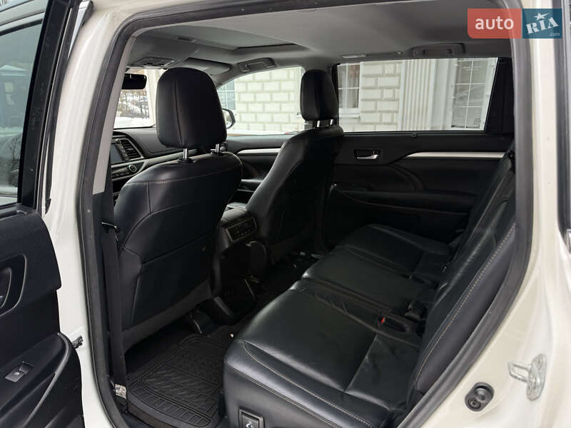 Позашляховик / Кросовер Toyota Highlander 2018 в Києві