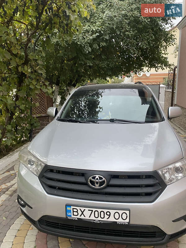 Внедорожник / Кроссовер Toyota Highlander 2013 в Каменец-Подольском