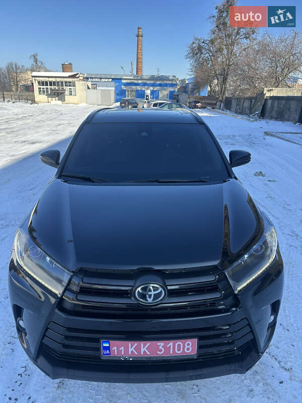 Внедорожник / Кроссовер Toyota Highlander 2019 в Харькове