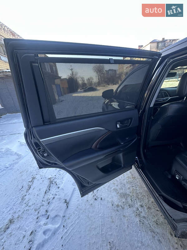 Внедорожник / Кроссовер Toyota Highlander 2019 в Харькове