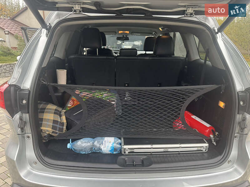 Внедорожник / Кроссовер Toyota Highlander 2017 в Киеве фото 18 Внедорожник / Кроссовер Toyota Highlander 2017 в Киеве