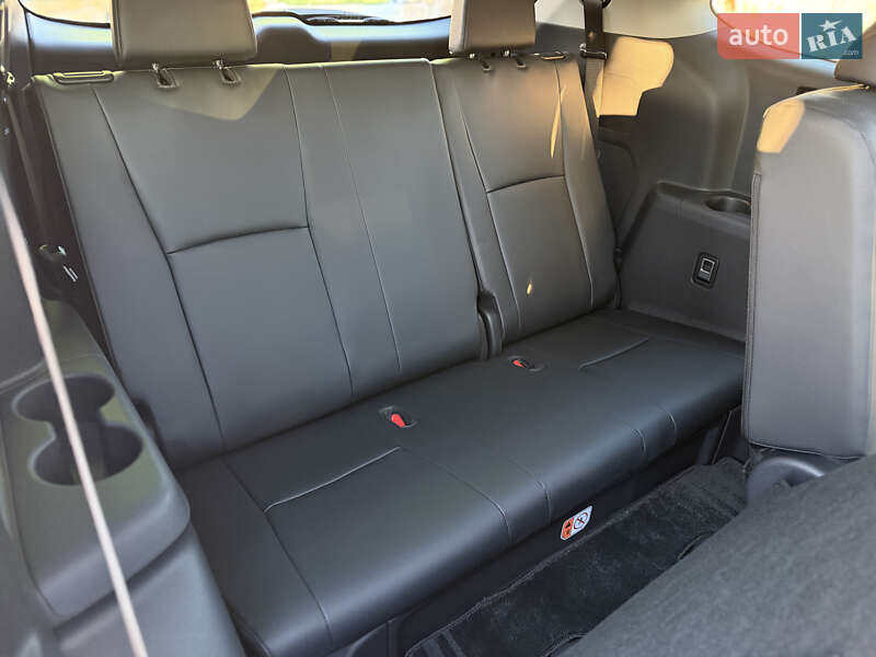 Внедорожник / Кроссовер Toyota Highlander 2024 в Киеве