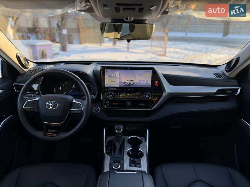 Внедорожник / Кроссовер Toyota Highlander 2024 в Киеве