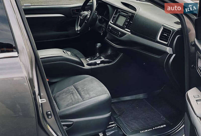 Позашляховик / Кросовер Toyota Highlander 2016 в Івано-Франківську