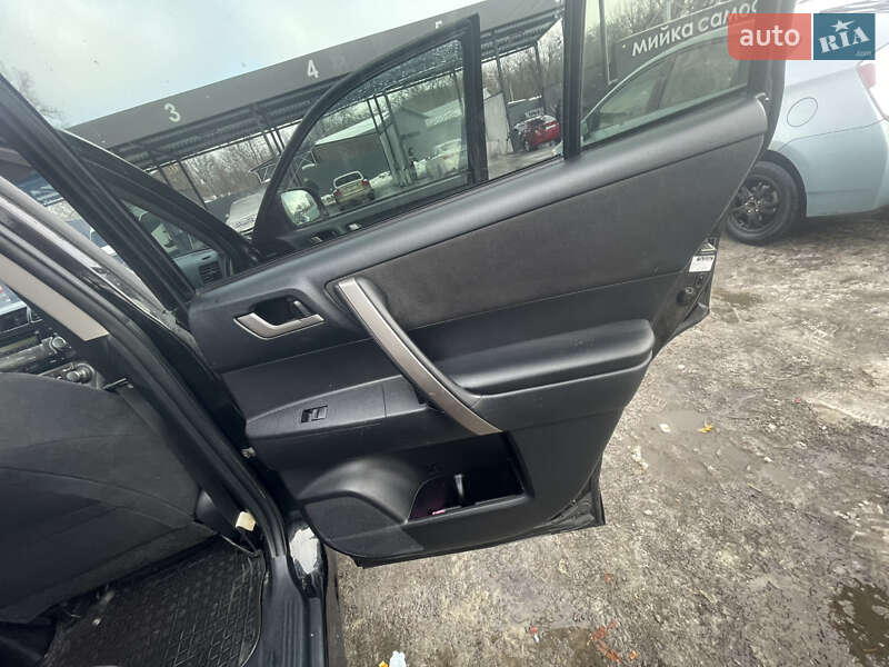 Внедорожник / Кроссовер Toyota Highlander 2011 в Киеве фото 29 Внедорожник / Кроссовер Toyota Highlander 2011 в Киеве