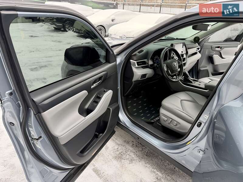 Позашляховик / Кросовер Toyota Highlander 2021 в Києві фото 28 Позашляховик / Кросовер Toyota Highlander 2021 в Києві