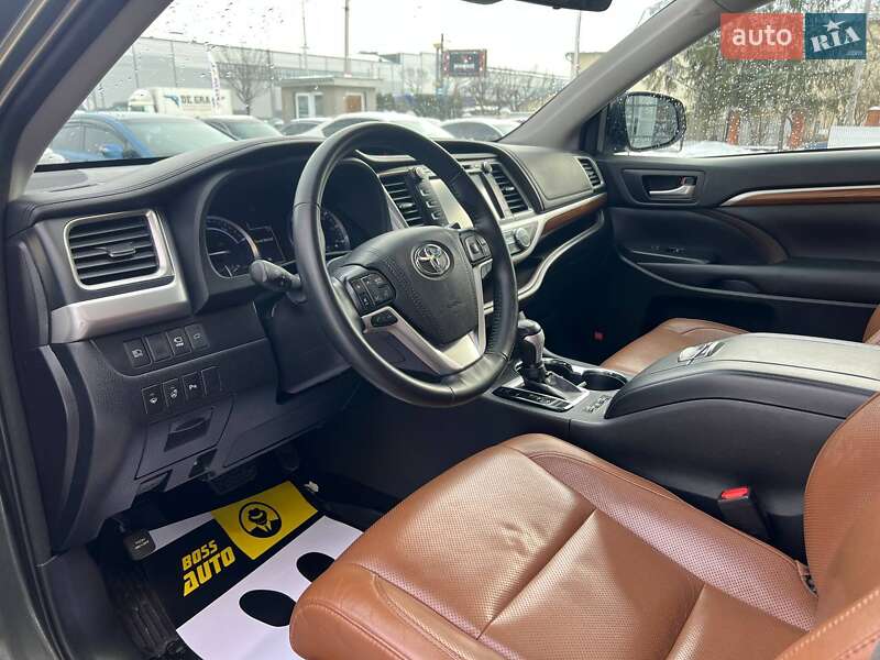 Внедорожник / Кроссовер Toyota Highlander 2018 в Ивано-Франковске фото 12 Внедорожник / Кроссовер Toyota Highlander 2018 в Ивано-Франковске