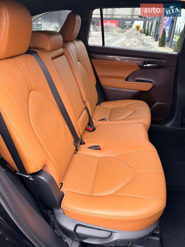 Внедорожник / Кроссовер Toyota Highlander 2021 в Кременчуге фото 3 Внедорожник / Кроссовер Toyota Highlander 2021 в Кременчуге