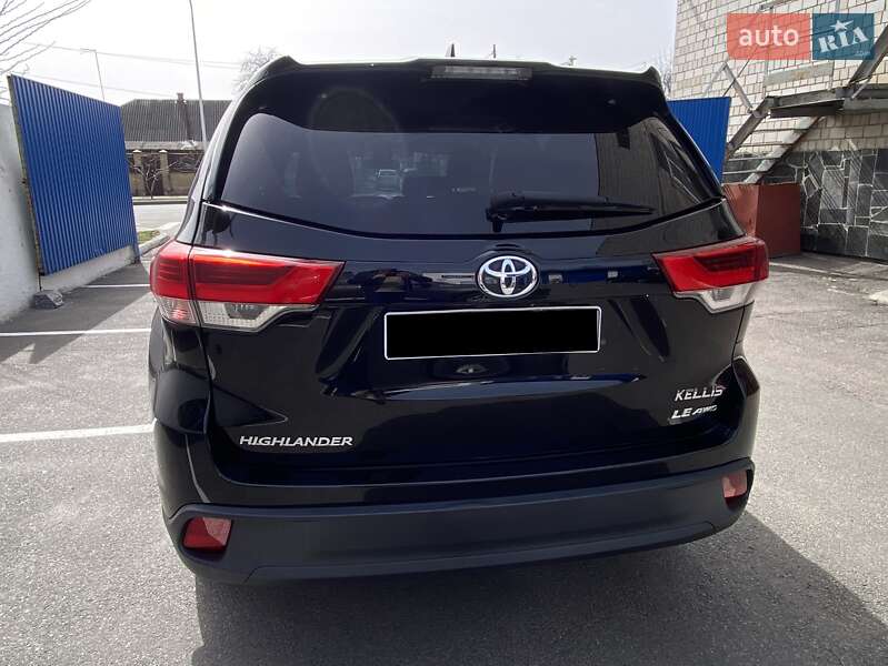 Внедорожник / Кроссовер Toyota Highlander 2018 в Киеве
