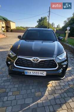Внедорожник / Кроссовер Toyota Highlander 2020 в Волочиске
