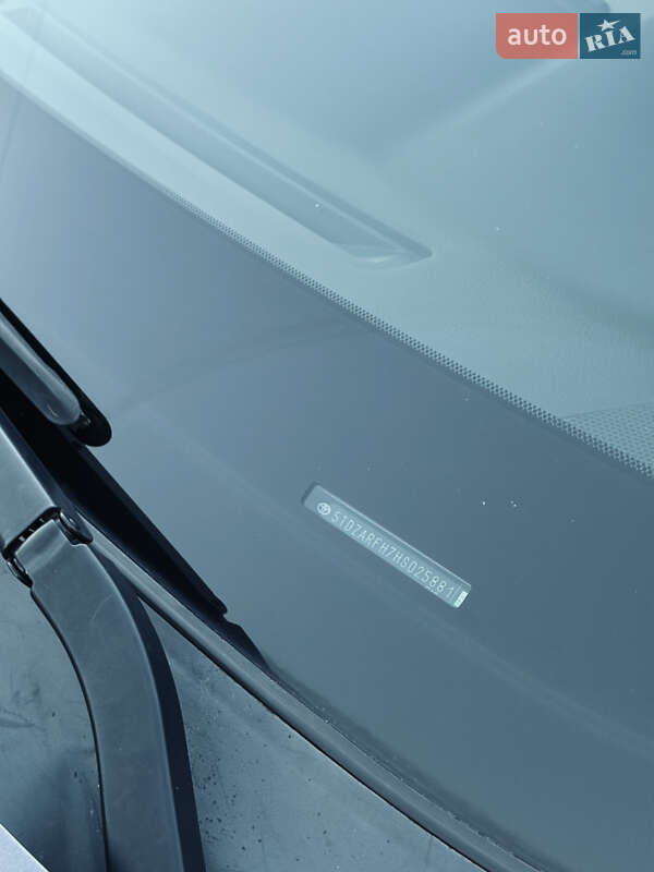 Внедорожник / Кроссовер Toyota Highlander 2017 в Днепре