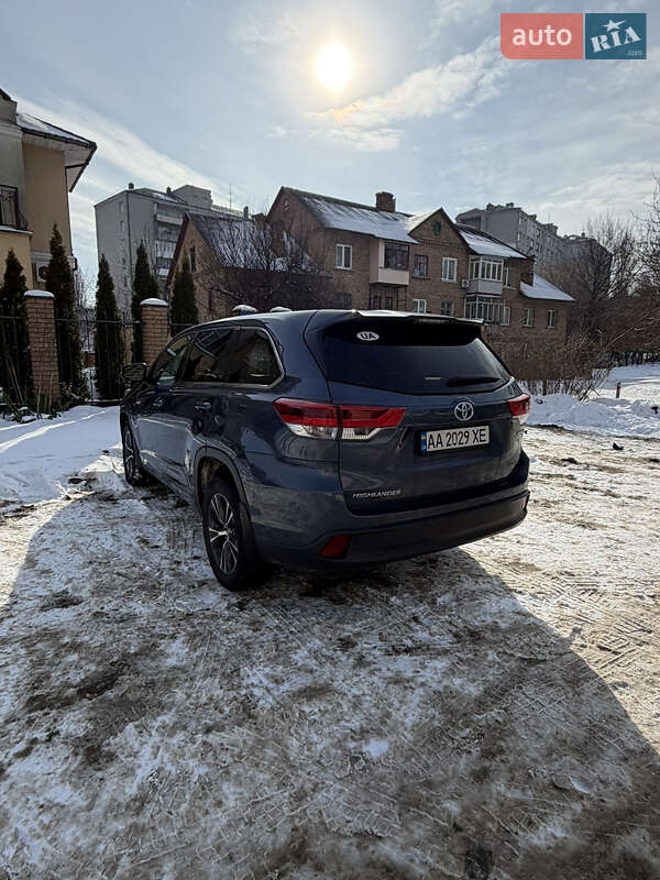 Позашляховик / Кросовер Toyota Highlander 2018 в Києві