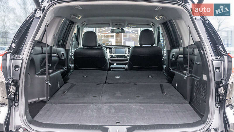 Внедорожник / Кроссовер Toyota Highlander 2019 в Днепре