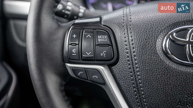 Внедорожник / Кроссовер Toyota Highlander 2019 в Днепре