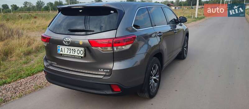 Позашляховик / Кросовер Toyota Highlander 2017 в Києві