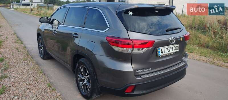 Позашляховик / Кросовер Toyota Highlander 2017 в Києві