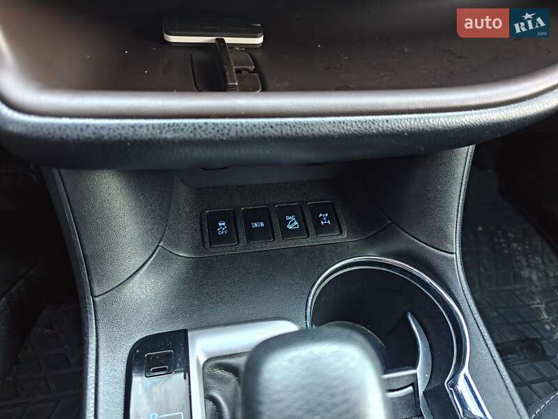 Позашляховик / Кросовер Toyota Highlander 2017 в Києві