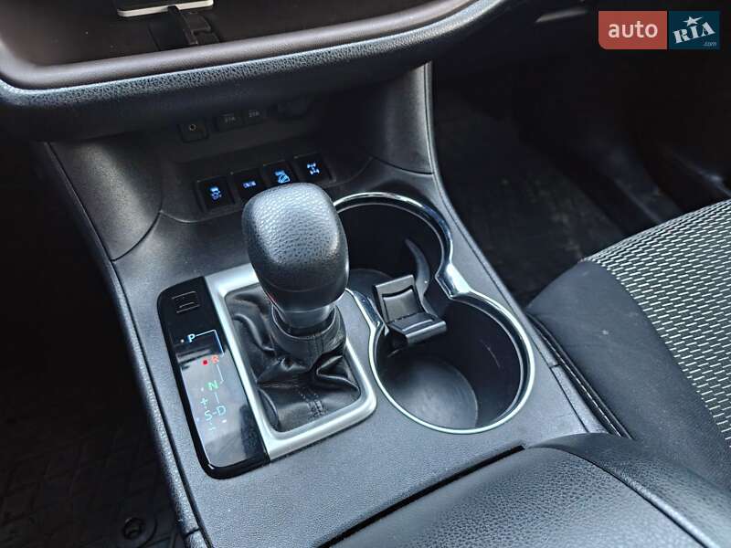 Позашляховик / Кросовер Toyota Highlander 2017 в Києві