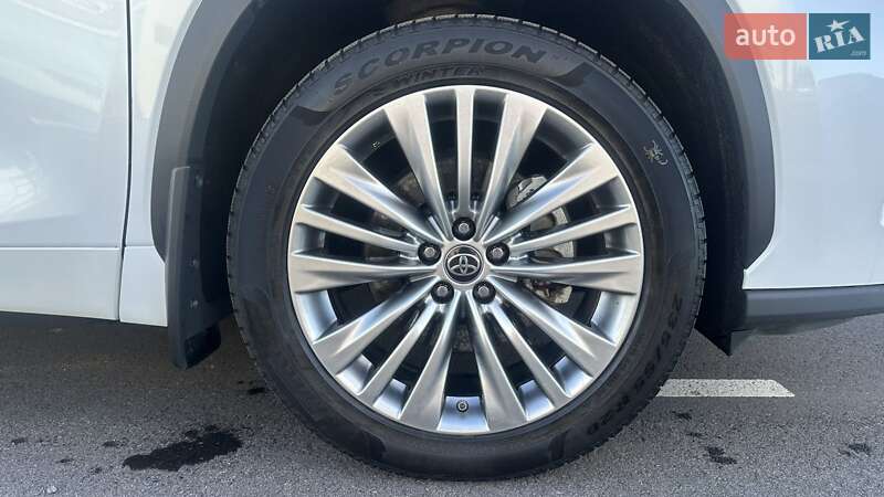 Позашляховик / Кросовер Toyota Highlander 2022 в Києві