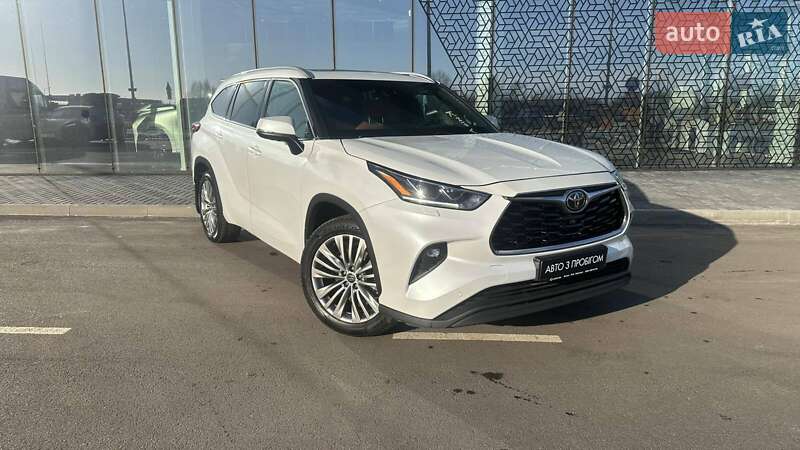 Позашляховик / Кросовер Toyota Highlander 2022 в Києві