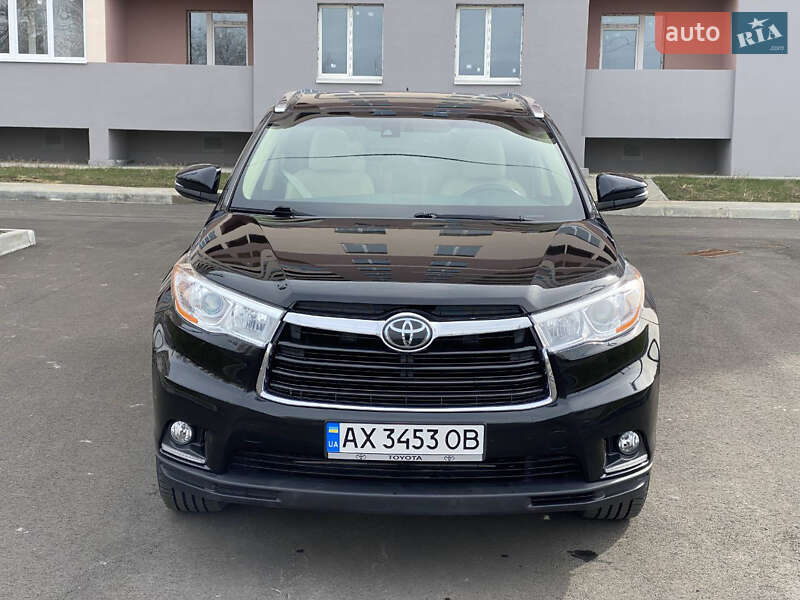 Внедорожник / Кроссовер Toyota Highlander 2015 в Харькове