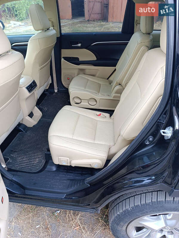 Внедорожник / Кроссовер Toyota Highlander 2015 в Харькове