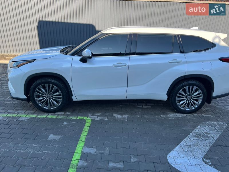 Внедорожник / Кроссовер Toyota Highlander 2020 в Киеве