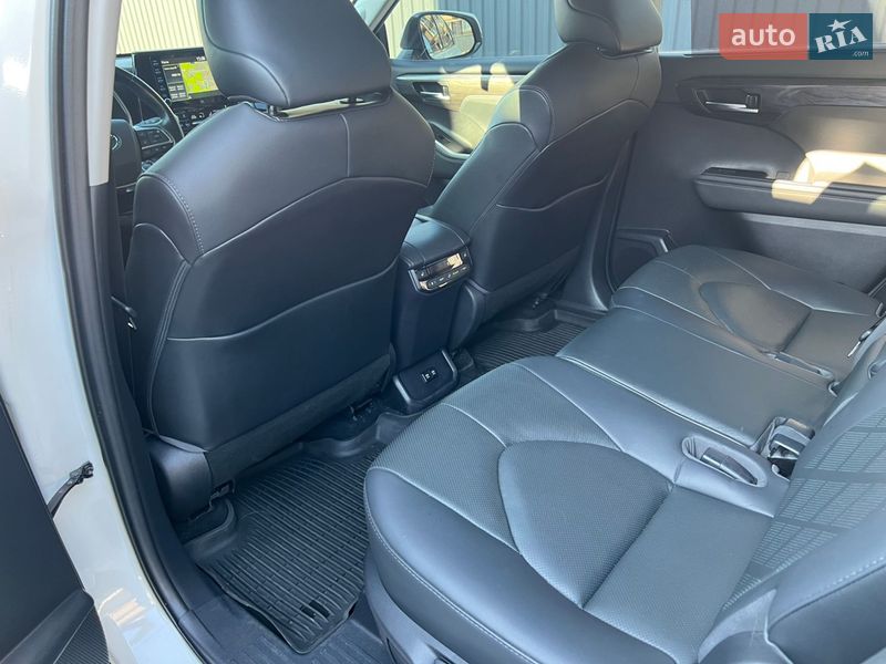 Внедорожник / Кроссовер Toyota Highlander 2020 в Киеве