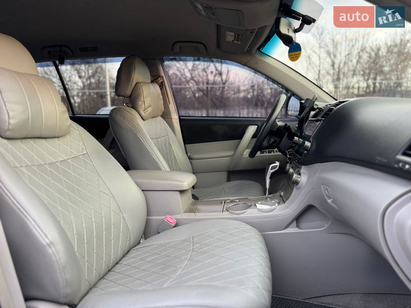 Позашляховик / Кросовер Toyota Highlander 2008 в Києві