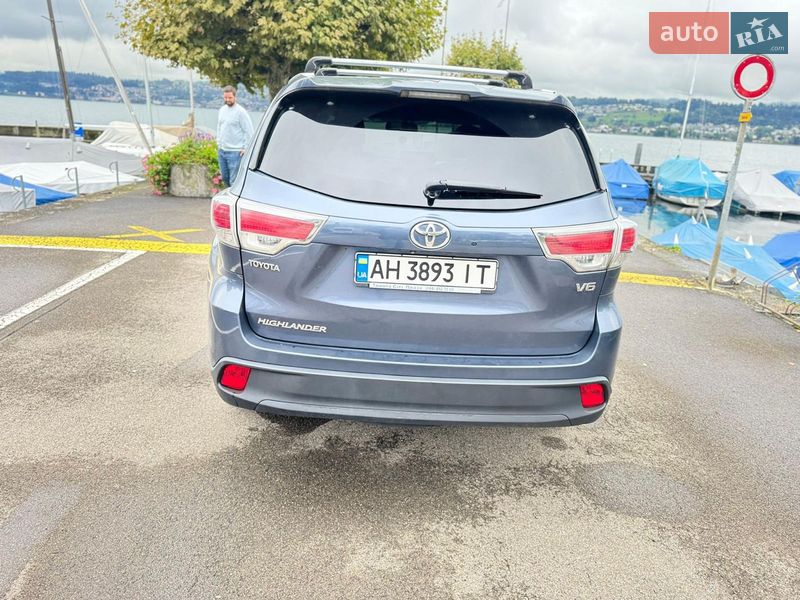 Позашляховик / Кросовер Toyota Highlander 2016 в Львові