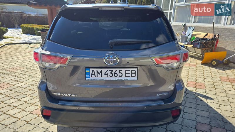 Позашляховик / Кросовер Toyota Highlander 2016 в Житомирі