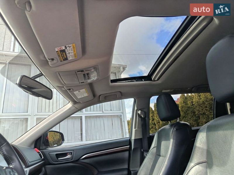 Позашляховик / Кросовер Toyota Highlander 2016 в Житомирі