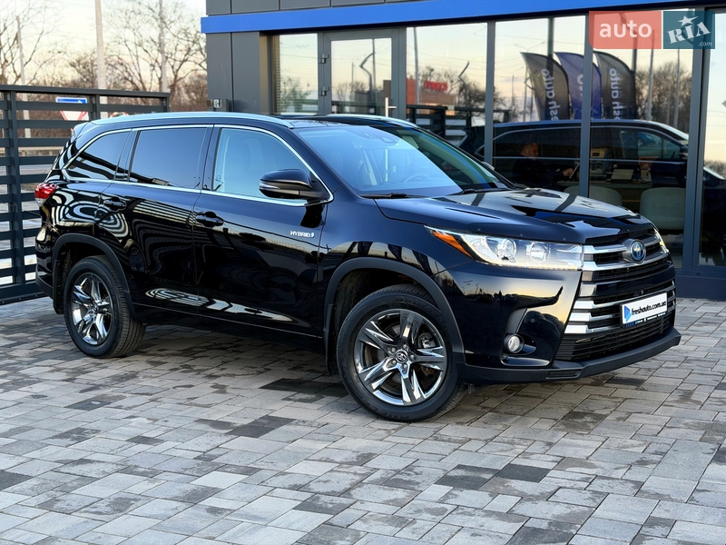 Внедорожник / Кроссовер Toyota Highlander 2018 в Ровно