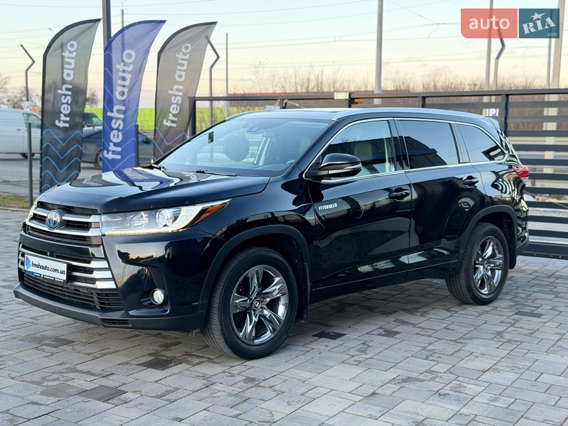 Внедорожник / Кроссовер Toyota Highlander 2018 в Ровно