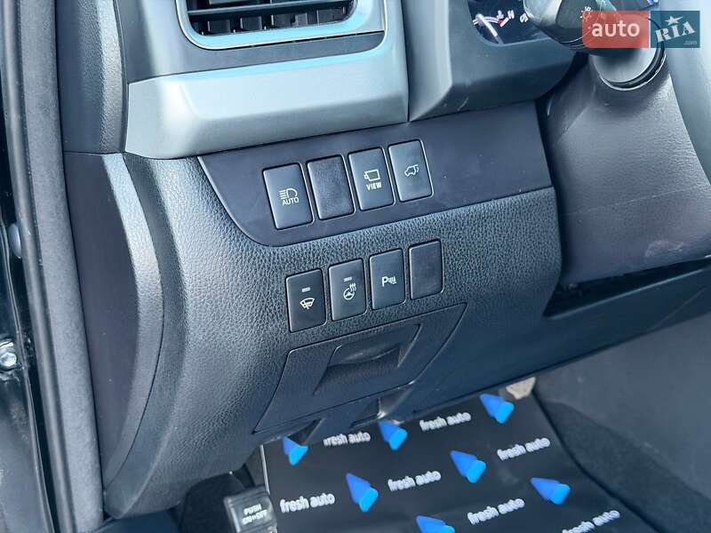 Внедорожник / Кроссовер Toyota Highlander 2018 в Ровно