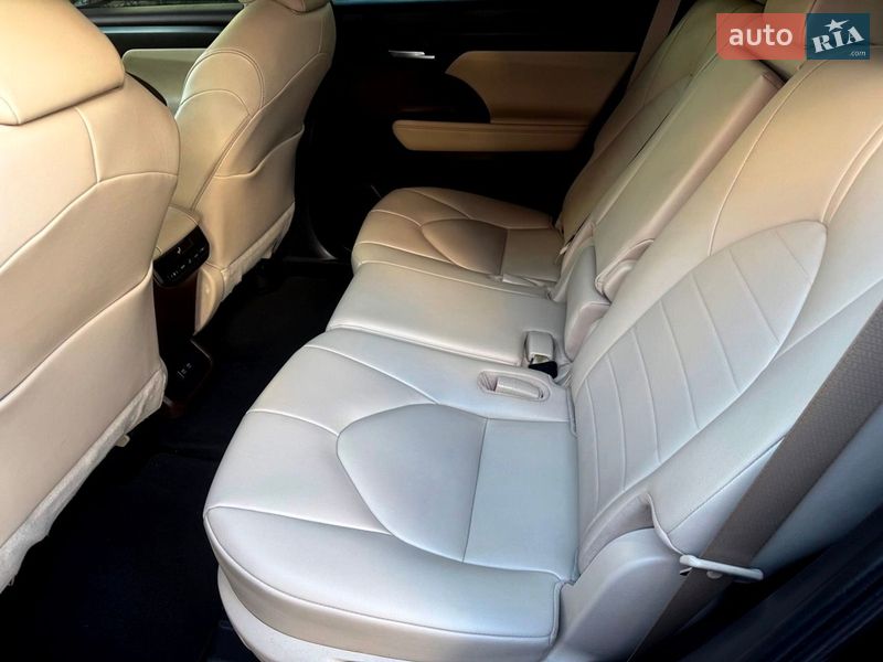 Позашляховик / Кросовер Toyota Highlander 2020 в Хмельницькому