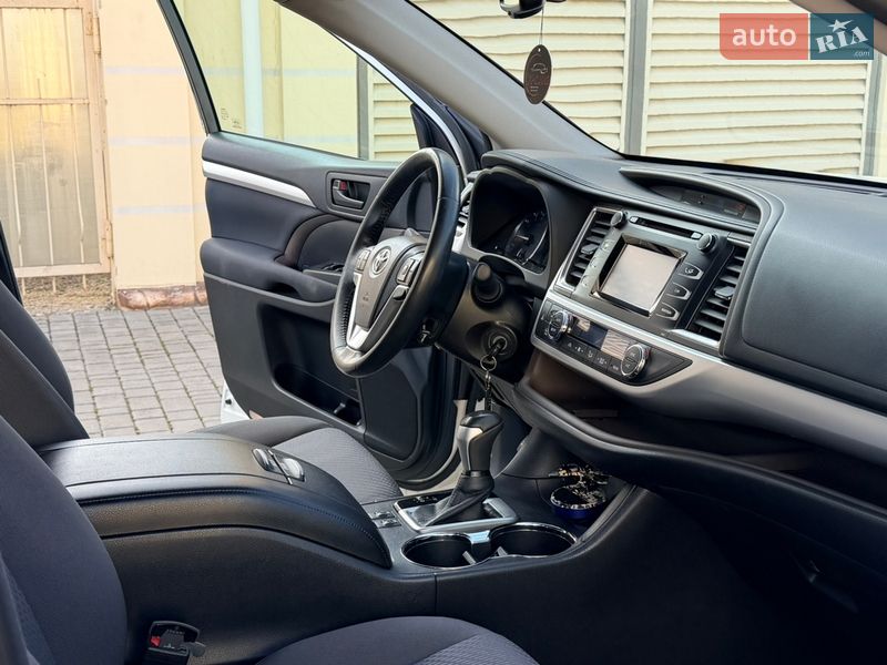 Внедорожник / Кроссовер Toyota Highlander 2014 в Одессе