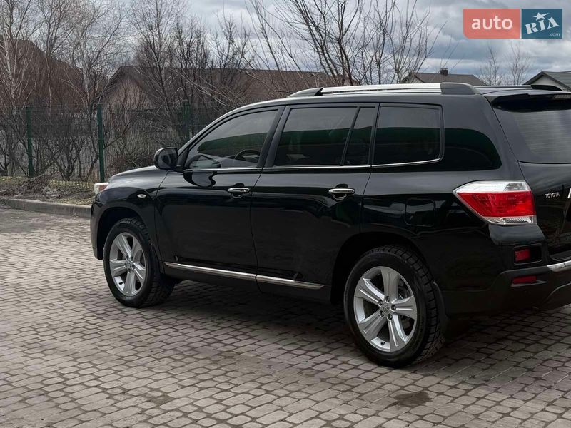 Внедорожник / Кроссовер Toyota Highlander 2014 в Днепре