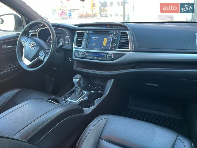 Внедорожник / Кроссовер Toyota Highlander 2014 в Киеве