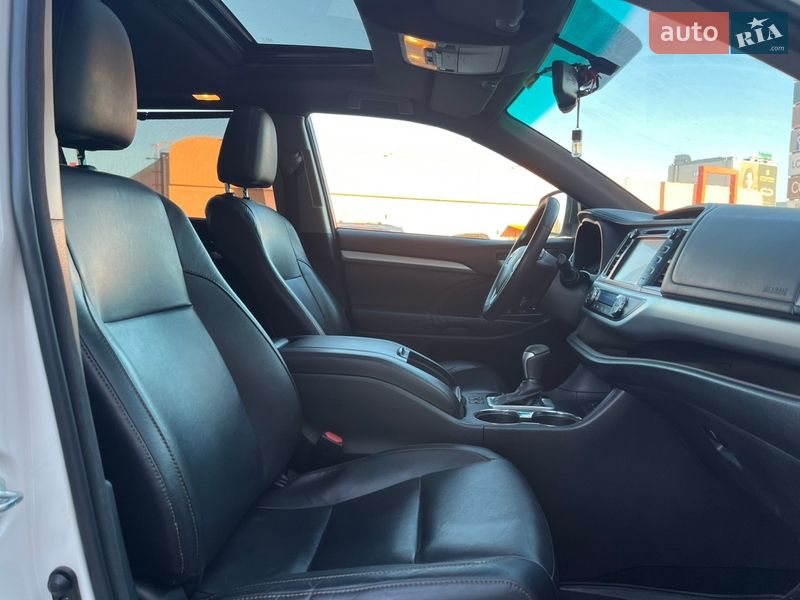 Внедорожник / Кроссовер Toyota Highlander 2014 в Киеве