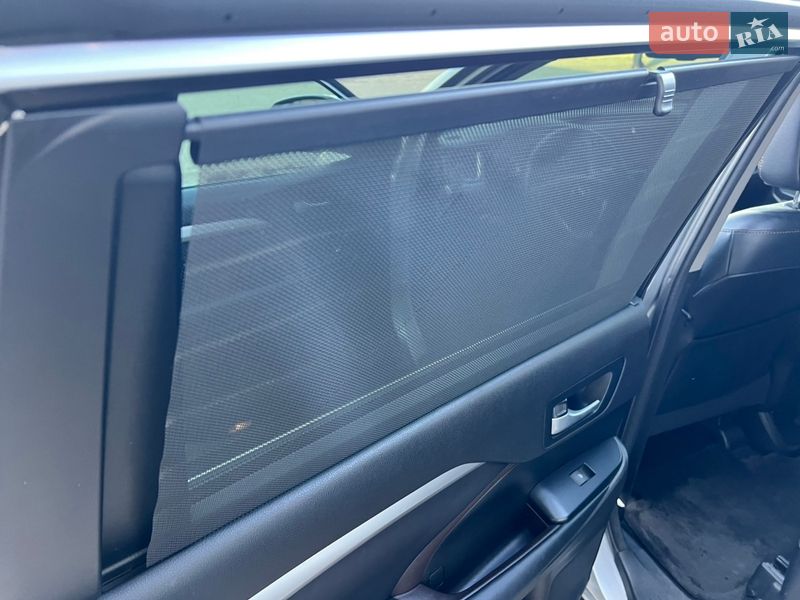 Внедорожник / Кроссовер Toyota Highlander 2016 в Николаеве