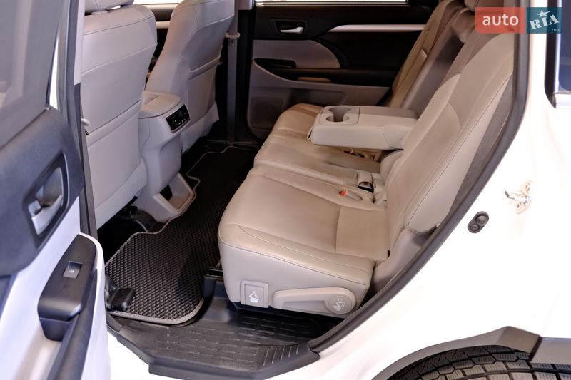 Внедорожник / Кроссовер Toyota Highlander 2017 в Одессе