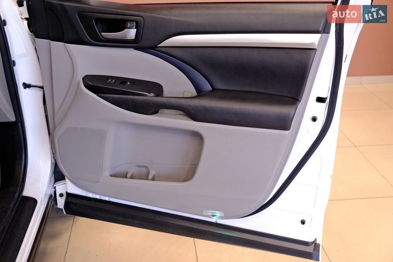 Внедорожник / Кроссовер Toyota Highlander 2017 в Одессе