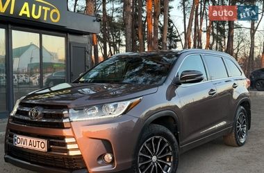 Позашляховик / Кросовер Toyota Highlander 2018 в Києві